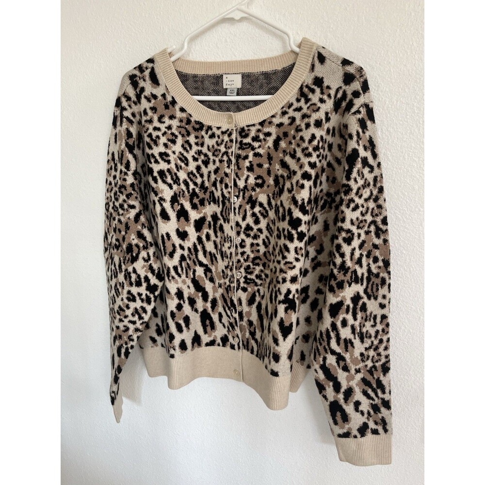 A New Day Women’s XXL Leopard Print Button Front Crewneck Cardigan Sweater Tan